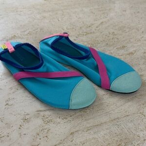 Women’s FitKicks Classic Slip-On Shoes Blue Size M 7–8 Lightweight